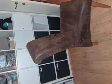 Stoelen 2 stuks beschikbaar voor biedingen
