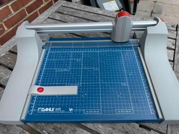 DAHLE 440 professionele trimmer (snijtafel) beschikbaar voor biedingen