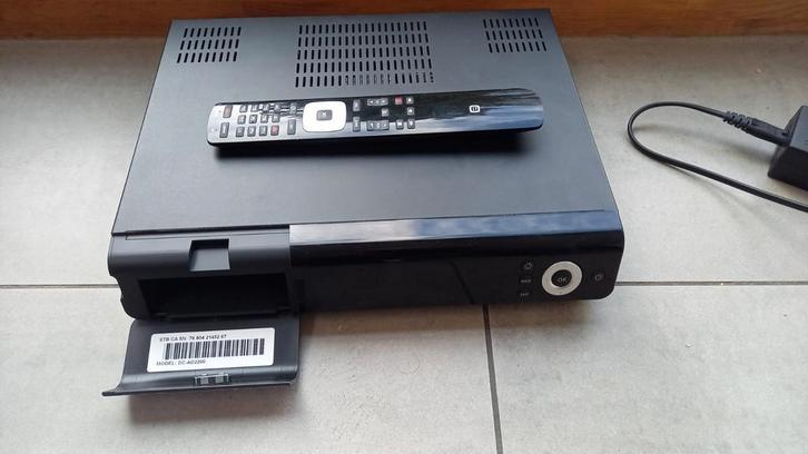 Telenet digicorder AD2200 inclusief afstandbediening, Audio, Tv en Foto, Decoders en Harddiskrecorders, Zo goed als nieuw, Ophalen of Verzenden