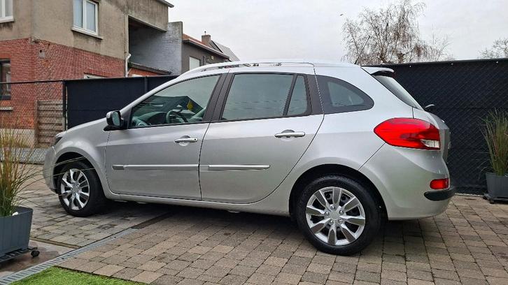 RENAULT CLIO 1.2 16V GRANDTOUR 2012 13.800KM BLANCO GEK.VVK, Auto's, Renault, Particulier, Clio, ABS, Airbags, Airconditioning