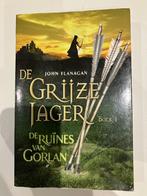 De Grijze Jager 1 - de ruïnes van Gorlan, Boeken, Kinderboeken | Jeugd | 10 tot 12 jaar, Ophalen of Verzenden, Gelezen, John Flanagan