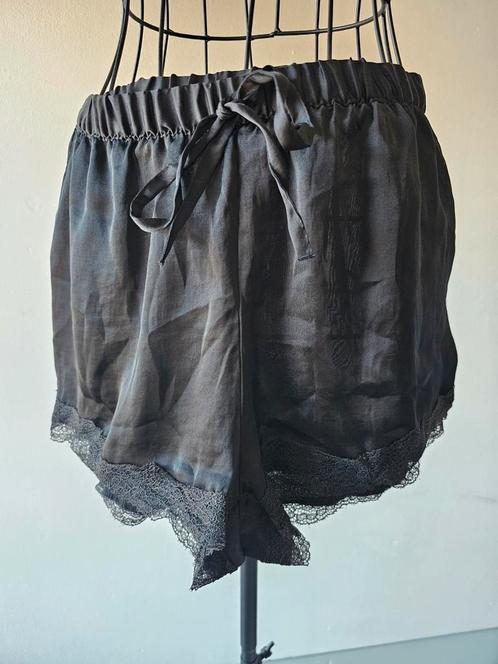 Zwarte pyjamabroek maat XS met kant - Marque Primar, Kleding | Dames, Pyjama's, Zo goed als nieuw, Ophalen of Verzenden