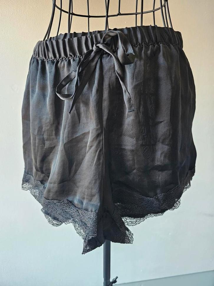 Zwarte pyjamabroek maat XS met kant - Marque Primar, Kleding | Dames, Pyjama's, Zo goed als nieuw, Ophalen of Verzenden