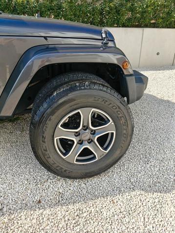 Nieuwe velgen met banden Jeep Wrangler  beschikbaar voor biedingen