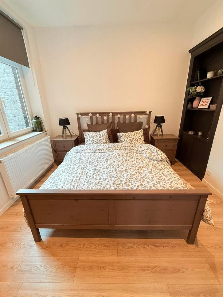 Cadre de lit (160x200) et deux tables de nuit assorties, Maison & Meubles, Chambre à coucher | Lits, Utilisé, Queen size, 160 cm