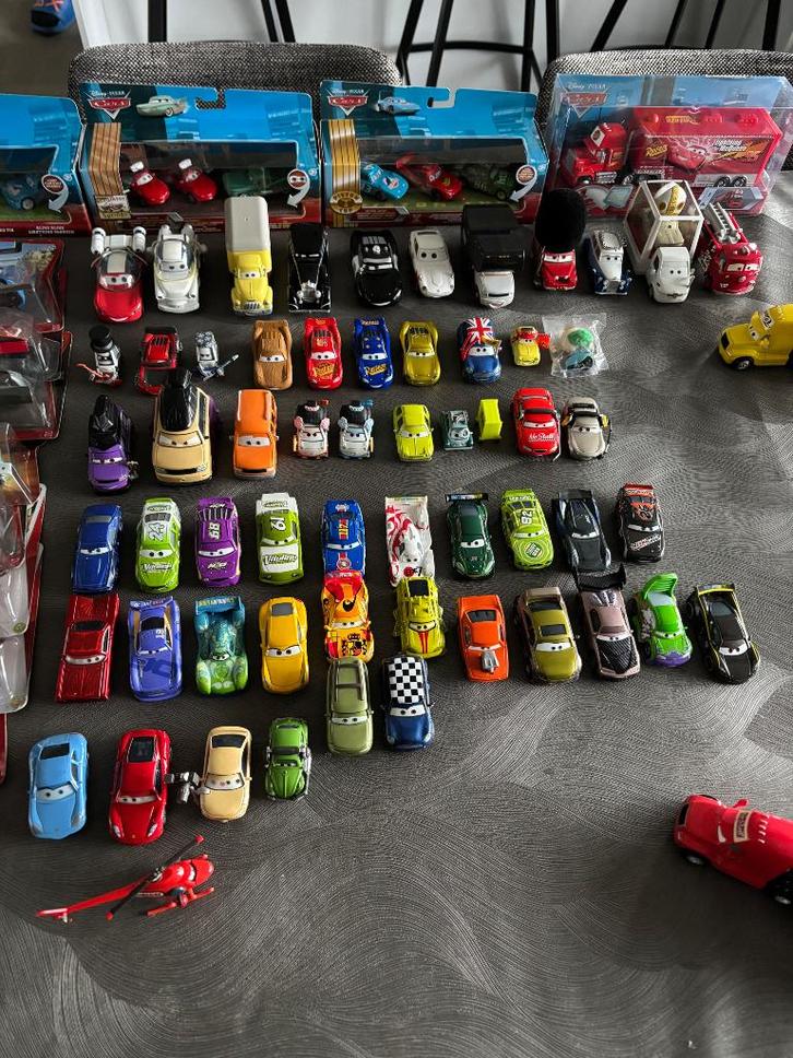 Disney cars auto’s en truck’s grote verzameling, Verzamelen, Disney, Nieuw, Beeldje of Figuurtje, Overige figuren, Ophalen
