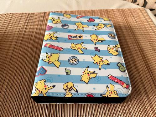 Pokemon Pikachu kaartenmap, Hobby en Vrije tijd, Verzamelkaartspellen | Pokémon, Ophalen of Verzenden