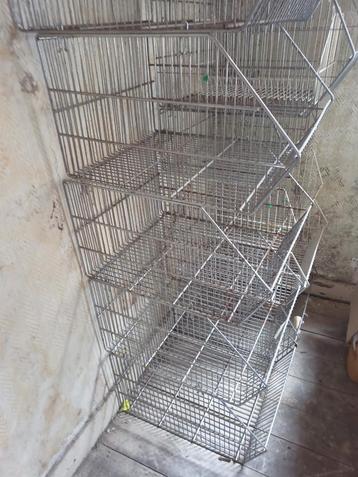 Lot de bacs grilles  beschikbaar voor biedingen