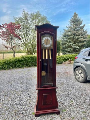 HORLOGE SUR PIED ANCIENNE  disponible aux enchères