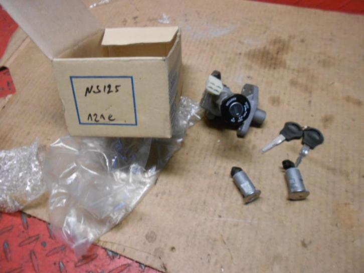 Kit de verrouillage complet de scooters Daelim 50cc et 125cc, Vélos & Vélomoteurs, Pièces de cyclomoteur | Scooters, Neuf, Autres marques