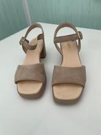 Mooie nieuwe creme kleur schoenen dames t38, Kleding | Dames, Schoenen, Ophalen