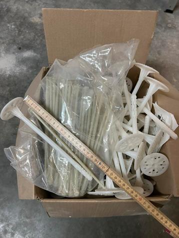 Isolatie plug met nagel 10x220 (100 stuks) beschikbaar voor biedingen