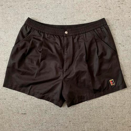 Nike Court Challenge Black 90s Andre Agassi tennis shorts, Sports & Fitness, Tennis, Utilisé, Vêtements, Nike