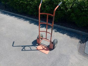 Steekkar met luchtbanden in goede staat 150kg. beschikbaar voor biedingen
