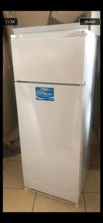 TE KOOP koelkast tafel stoel trainer serre keuken kast  oven, Doe-het-zelf en Bouw, Ophalen, Zo goed als nieuw