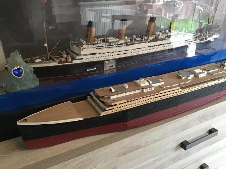 Titanic hachette 1m05 half gebouwd ., Collections, Cinéma & Télévision, Comme neuf, Film, Enlèvement ou Envoi