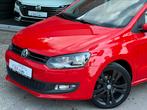 VOLKSWAGEN POLO 1.2I 69PK |NAVI | AIRCO | PARKEERSENSOREN |, Auto's, Voorwielaandrijving, Euro 5, Stof, Zwart