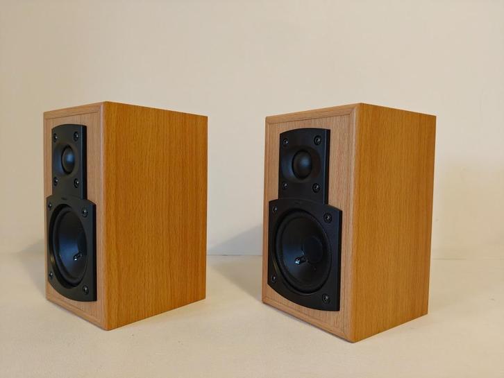 Paire d’enceintes de bibliothèque Jamo E-500 – Parfait état, Audio, Tv en Foto, Luidsprekerboxen, Zo goed als nieuw, Front, Rear of Stereo speakers