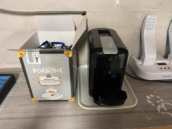 Koffiemachine Lavazza met 90 cups, Elektronische apparatuur, Koffiezetapparaten, Gebruikt, Koffiemachine, Ophalen