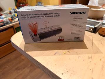 Wekker met muur projectie beschikbaar voor biedingen