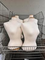 Bustes in hout met stof, Enlèvement, Utilisé