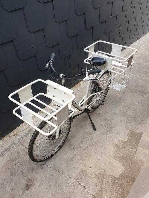 Vélo cargo en très bon état, Fietsen en Brommers, Fietsen | Dames | Omafietsen, Zo goed als nieuw, Versnellingen, Ophalen of Verzenden