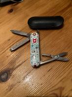 Victorinox Classic Electro Love Limited Edition 2021, Collections, Comme neuf, Enlèvement ou Envoi