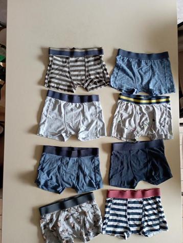 24 kinder boxers maat 110/116 en 122/128 beschikbaar voor biedingen