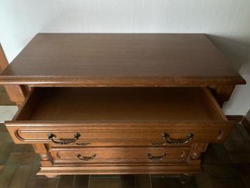 MOOIE COMMODE IN UITSTEKENDE GOEDE STAAT beschikbaar voor biedingen