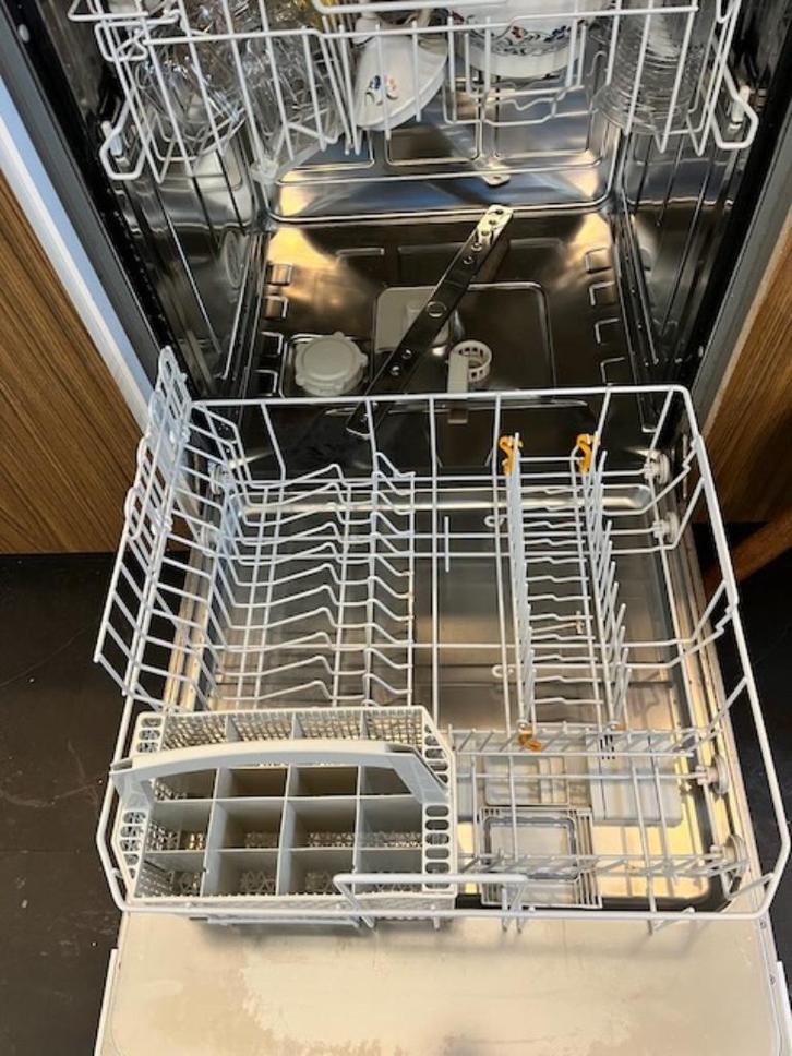 GEZOCHT vaatwas Miele onderste rolmand, Elektronische apparatuur, Vaatwasmachines, Ophalen