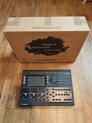  Waldorf Iridium Desktop + decksaver + nieuw scherm beschikbaar voor biedingen