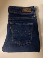 Donker blauwe levis broek maat 27, Kleding | Dames, Ophalen of Verzenden, Gedragen