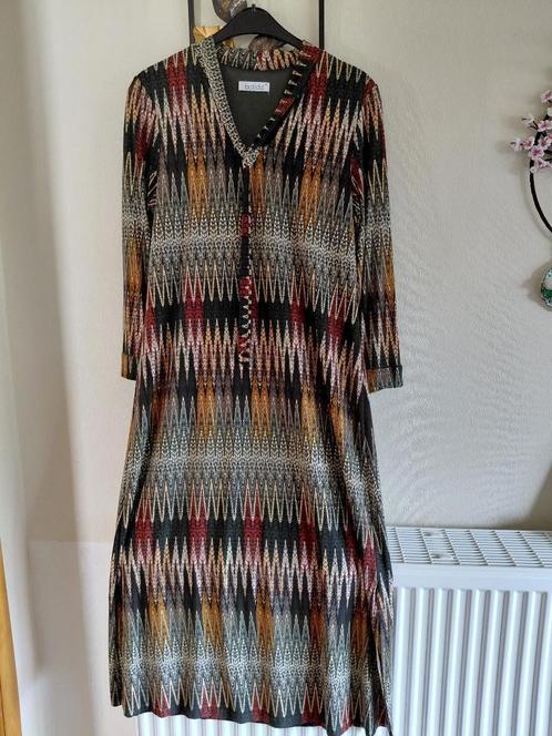 Lang kleed in motieven. Maat 46. batida, Kleding | Dames, Jurken, Zo goed als nieuw, Maat 46/48 (XL) of groter, Overige kleuren