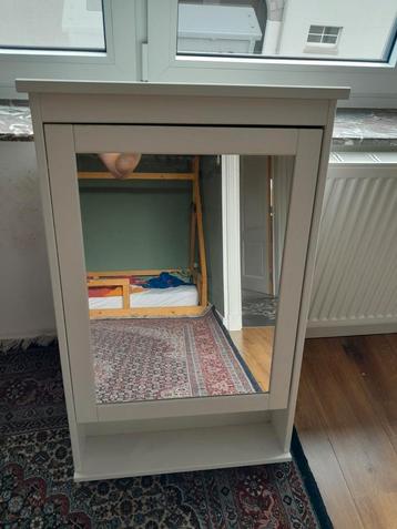 Apothekerskast met spiegel Ikea beschikbaar voor biedingen