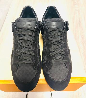 Louis Vuitton Sneakers 43 beschikbaar voor biedingen