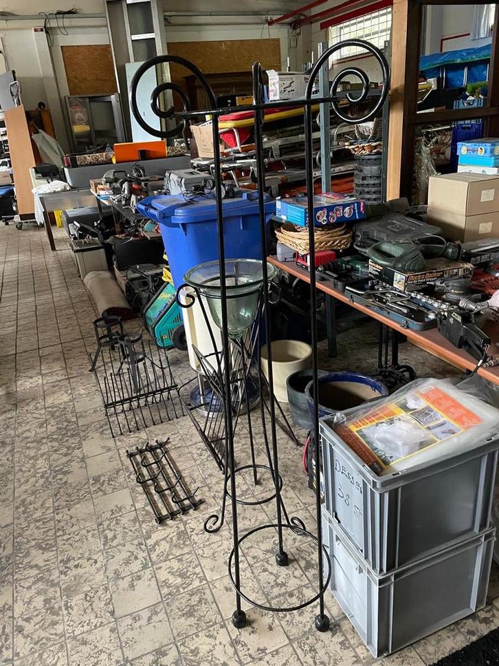 Grand support pour plantes en fer forgé - 155 cm de haut, Maison & Meubles, Accessoires pour la Maison | Colonnes & Piliers, Comme neuf