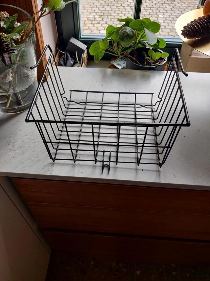 Zwartkleurige draadmanden, Huis en Inrichting, Woonaccessoires | Schalen en Manden, Gebruikt, Mand, Rechthoekig, Ophalen of Verzenden