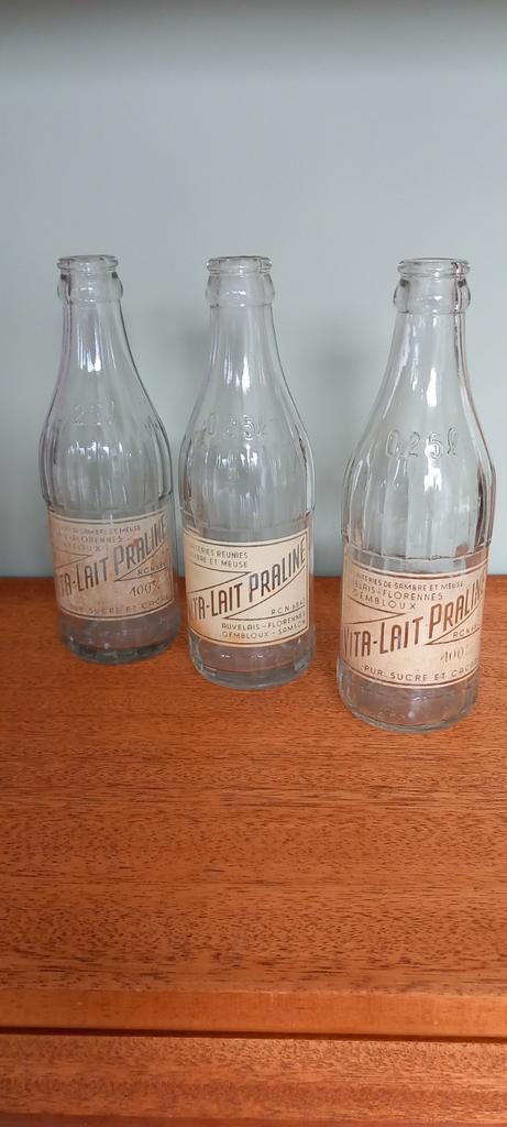 3 oude flessen Vita-Lait Praline Sambre et Meuse, Verzamelen, Merken en Reclamevoorwerpen, Gebruikt, Ophalen of Verzenden