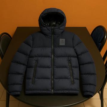 Burberry maat M beschikbaar voor biedingen