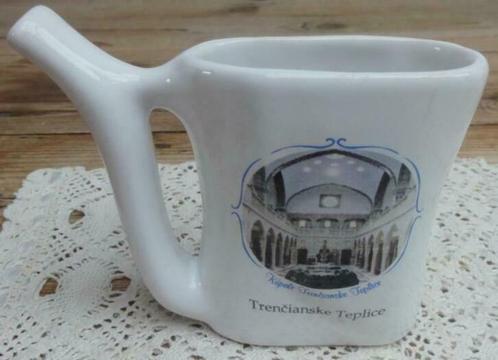Keramieke tuitbeker uit Slowakije, Trencianske Teplice, Antiek en Kunst, Curiosa en Brocante, Ophalen of Verzenden