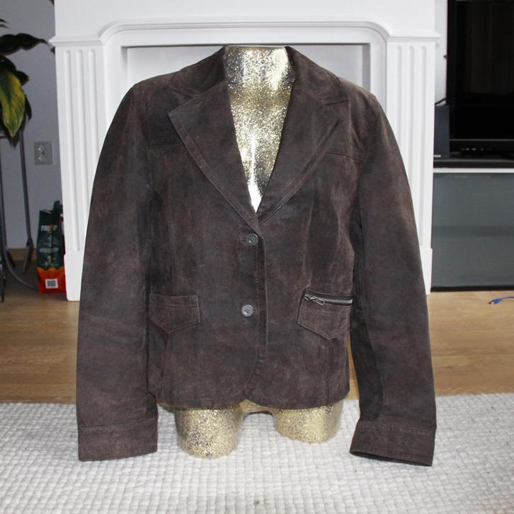 Suède Essentials Jasje (XL) € 40,-, Kleding | Dames, Jassen | Winter, Zo goed als nieuw, Maat 46/48 (XL) of groter, Bruin, Verzenden