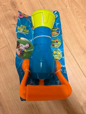 Speelgoedsproeier tuinslang beschikbaar voor biedingen