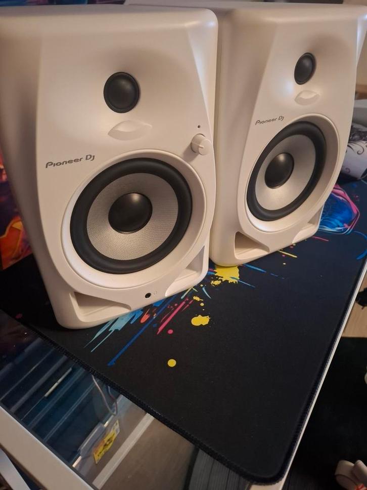 Pioneer dj monitor set white edition DM-50D-W met 2j garanti, Audio, Tv en Foto, Luidsprekerboxen, Zo goed als nieuw, Surroundset zonder subwoofer