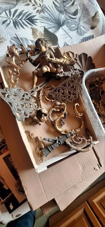 Set bronzen stukken voor restauratie of andere beschikbaar voor biedingen