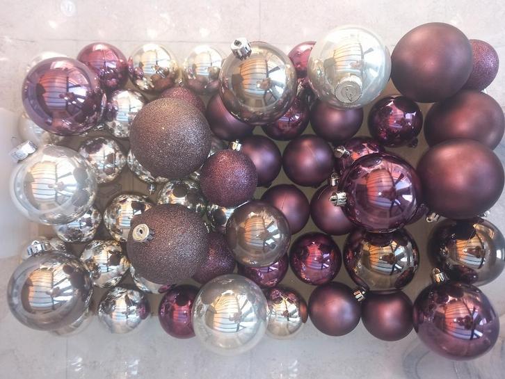 Lot kerstballen 142 stuks, Diversen, Kerst, Zo goed als nieuw, Ophalen