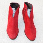 Bottes Luftpolster en daim rouge - s26 (taille 39) €45, -, Rouge, Luftpolster, Comme neuf, Boots et Botinnes