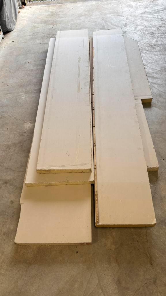 Plaques de platre - isolant - a donner, Bricolage & Construction, Plaques & Panneaux, Utilisé, Autres matériaux, 20 à 50 mm, Enlèvement