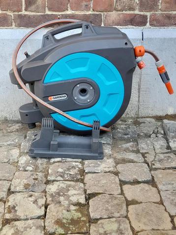 Gardena Roll Up Auto automatische oproldispenser van 25 m beschikbaar voor biedingen