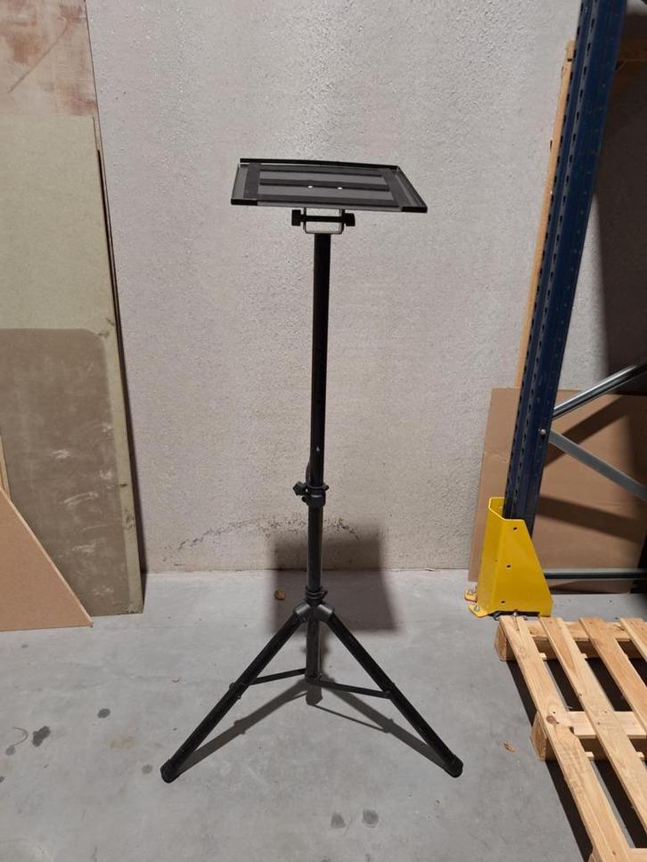 Stevig statief voor laptop, beamer, partituren, Muziek en Instrumenten, Bladmuziek, Zo goed als nieuw, Overige soorten, Drums of Percussie