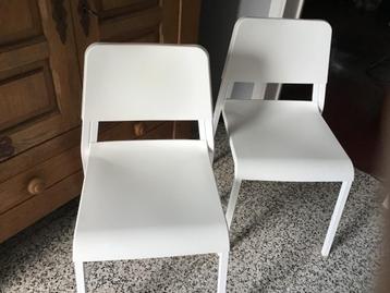 Chaises beschikbaar voor biedingen